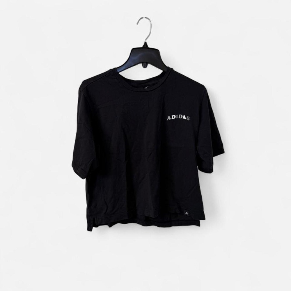 Adidas black cotton t-shirt with puff logo. Size M